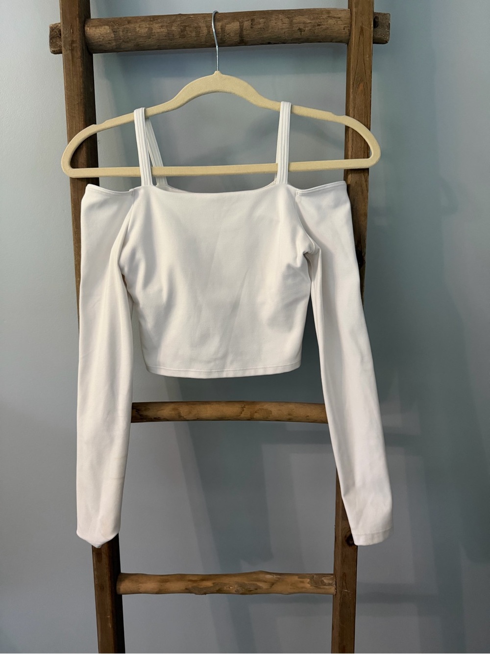 Gilly Hicks White Off-the-Shoulder Strap Long Sleeve Crop Top